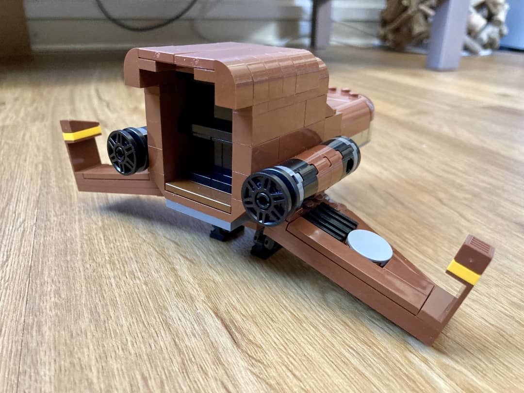 Die LEGO Rasamama S36 von hinten.