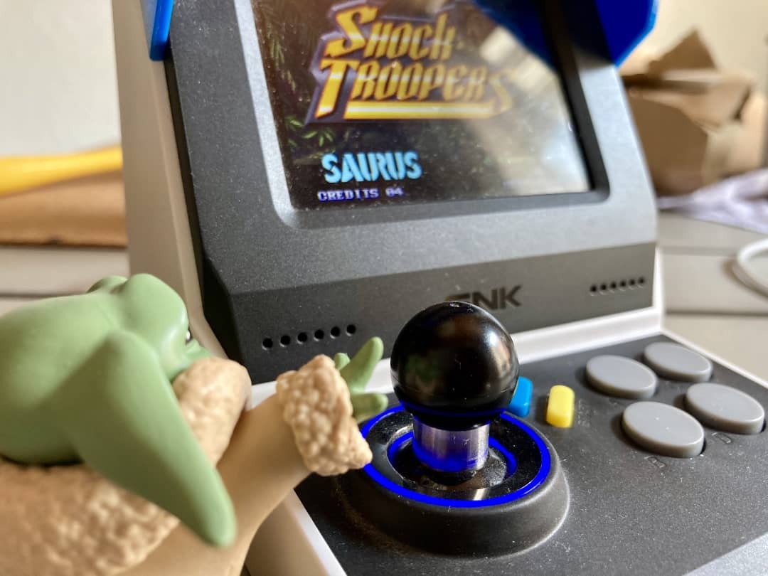 The Child wants to play Neo-Geo.