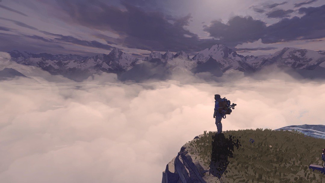 Screenshot von einem Berg auf eine Wolkenschicht über dem Tal. Rechts steht Aava in voller Klettermontur und bewundert den Ausblick.